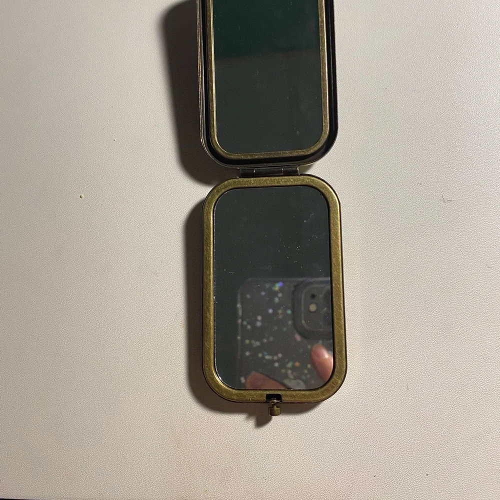 Peacock Design Metal Foldable HANDHELD MIRROR - Picture 6 of 6